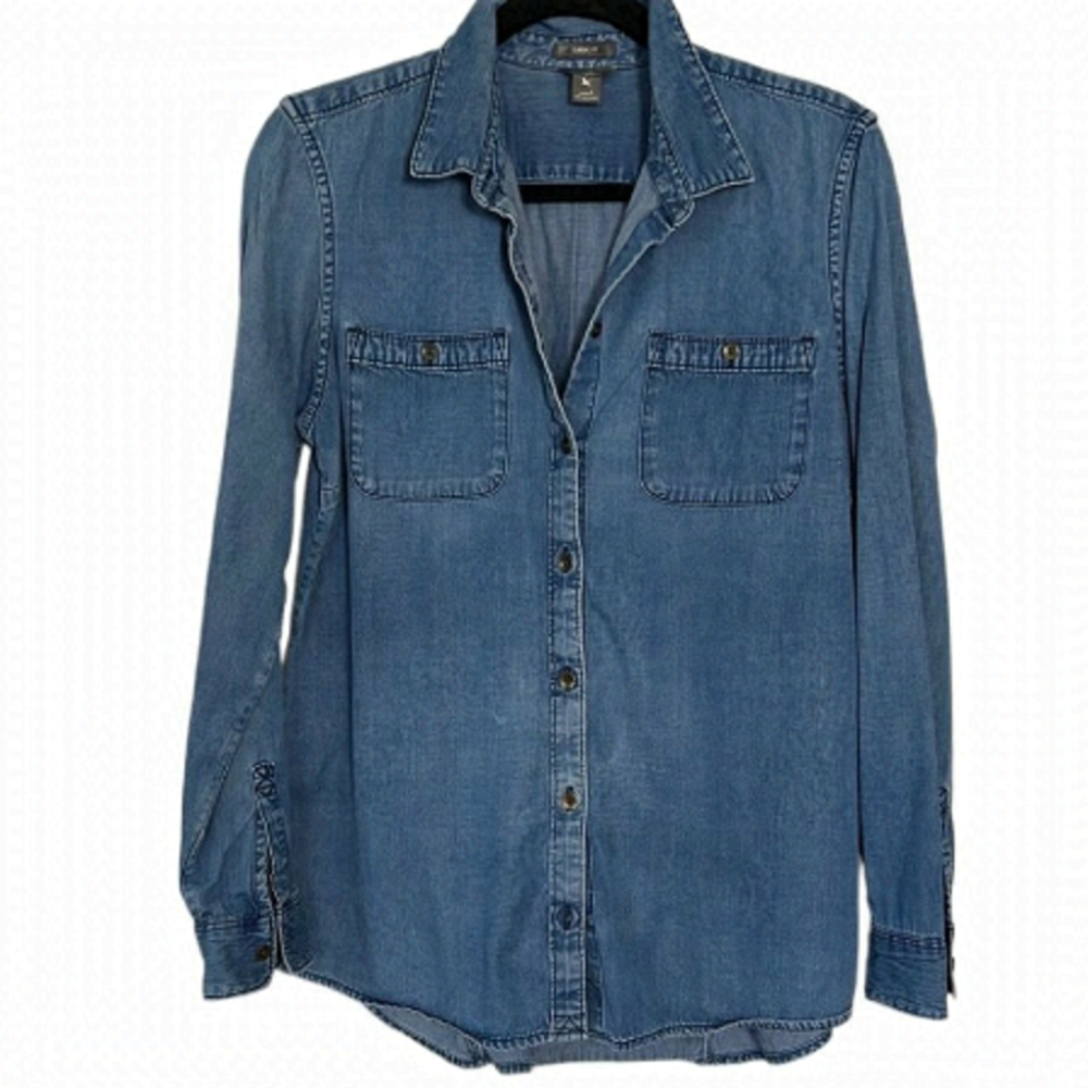 Eddie Bauer denim button down size medium